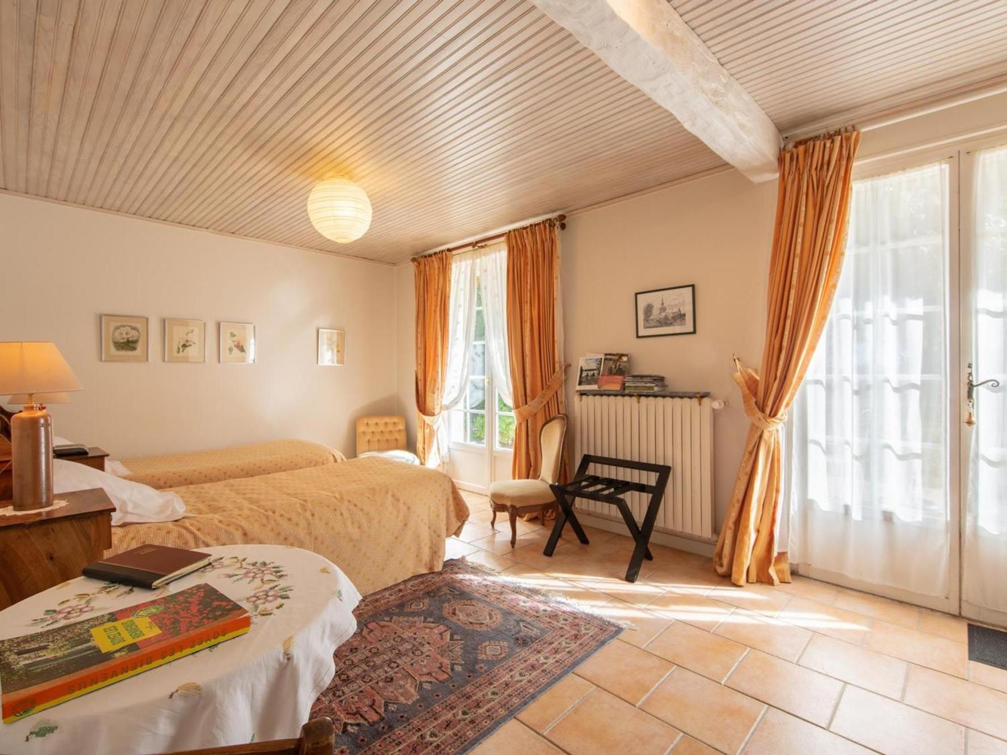 Suite Familiale Confortable Avec Wifi A Saint-Benoit-Sur-Loire, Animaux Admis - Fr-1-590-447 Экстерьер фото